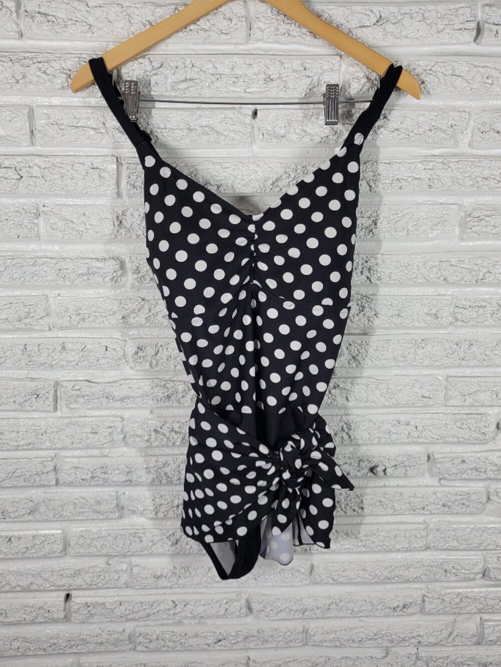 Ava & Viv 18W One Piece Swimsuit Skirted Black Polka Dot Built-in Bra‎ GEO105E